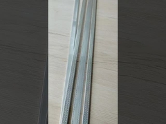 mit einer Breite von mehr als 20 mm,